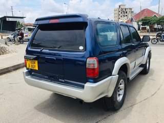 A picture of TOYOTA SURF BEI 8 7M