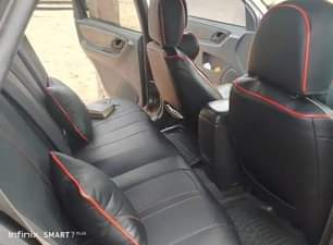 A picture of 2005 Ford Escape