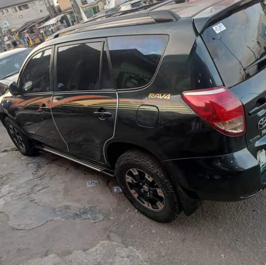 A picture of TOYOTA RAV4