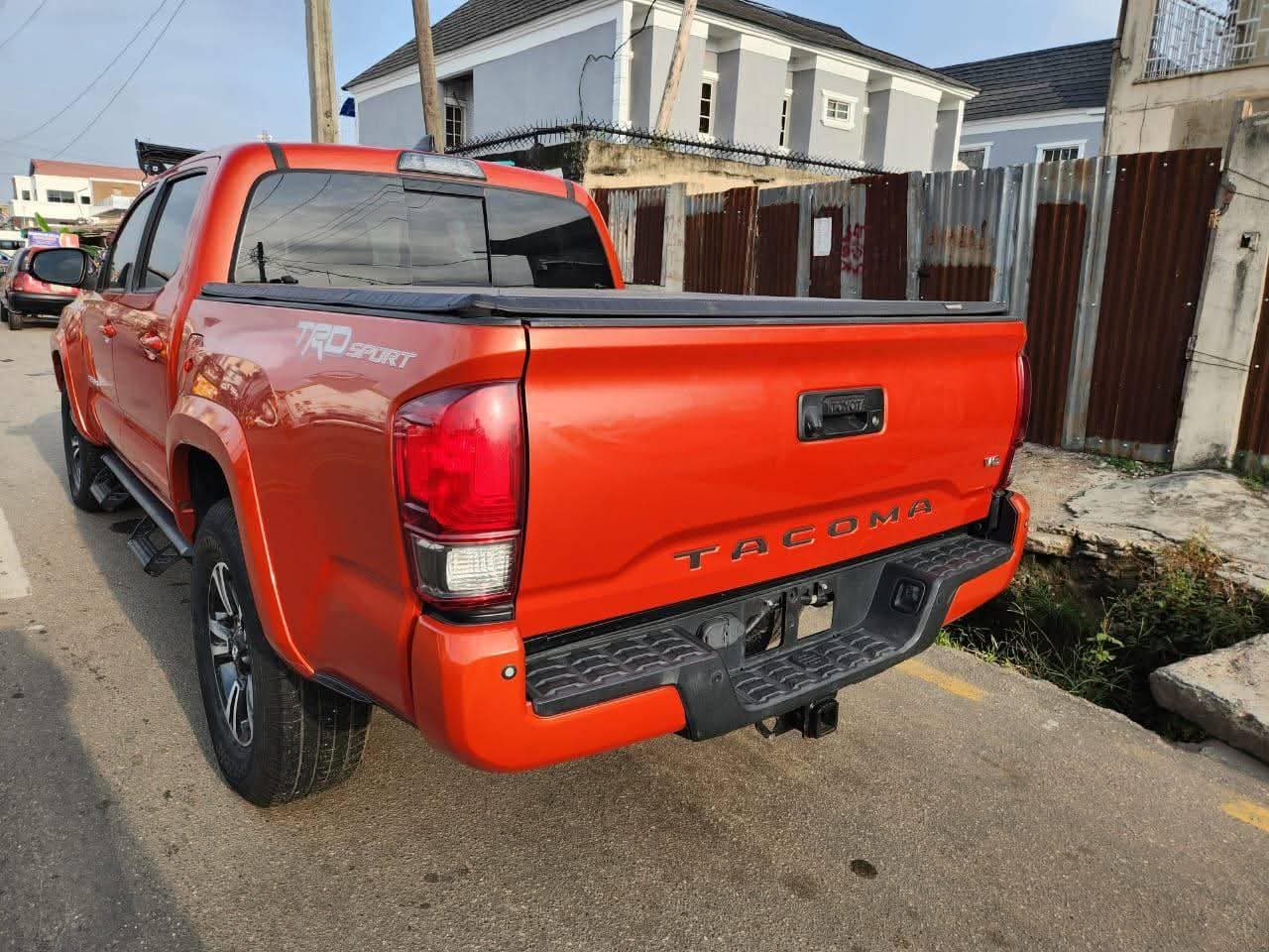 A picture of 2010 Toyota tacoma