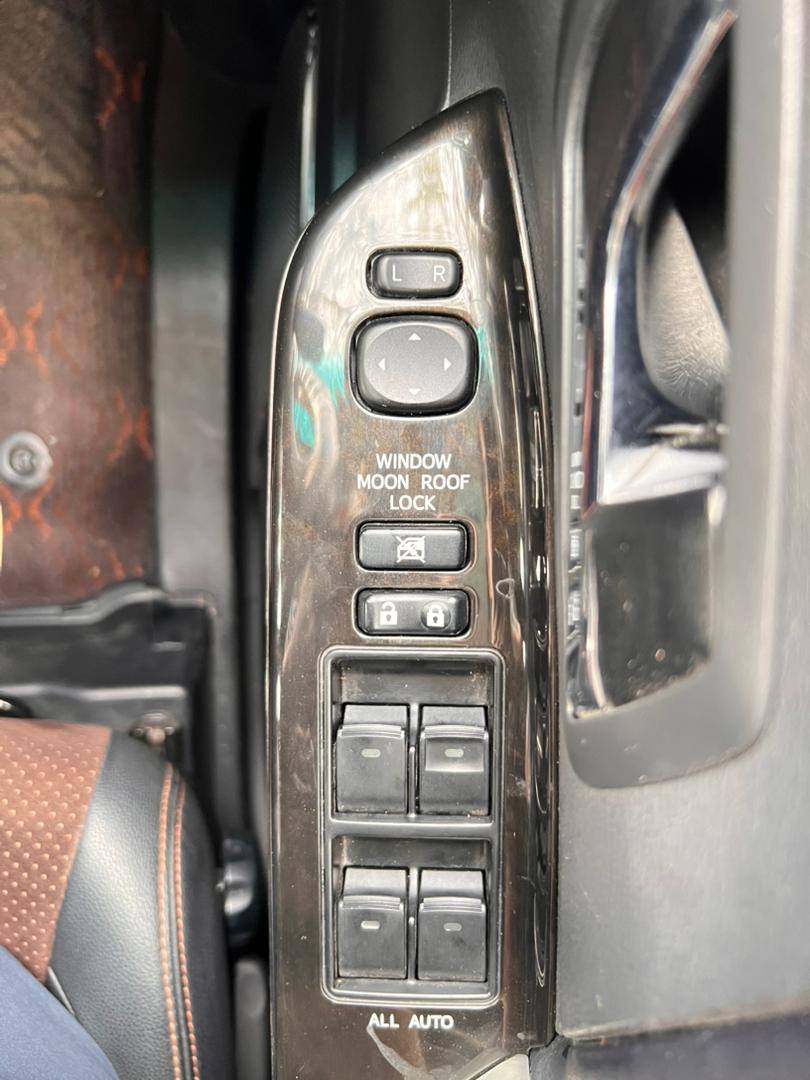 A picture of Toyota Alphard