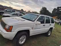 A picture of SPECIAL SPECIAL FOR XMASS Jeep strictly 6 fresh engine start