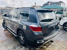 A picture of 2012 BRIEFLY DRIVEN TOYOTA HIGHLANDER SPORT EDITION ENGINE GEAR AND