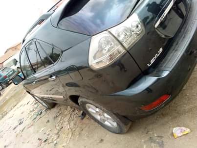 A picture of LEXUS RX330 USED