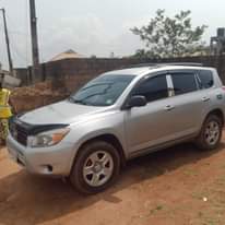 A picture of Toyota RAV4 2007