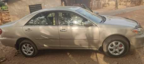 A picture of 2004 Toyota 2004