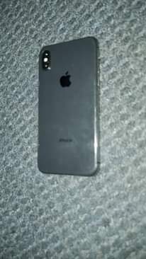 A picture of Iphone X gb 64