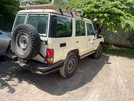 A picture of Rend Cruz lx mwaka 2010 dashboard kubwa million 79 0755222162