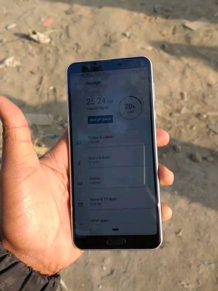 A picture of Aquos sense 3 plus