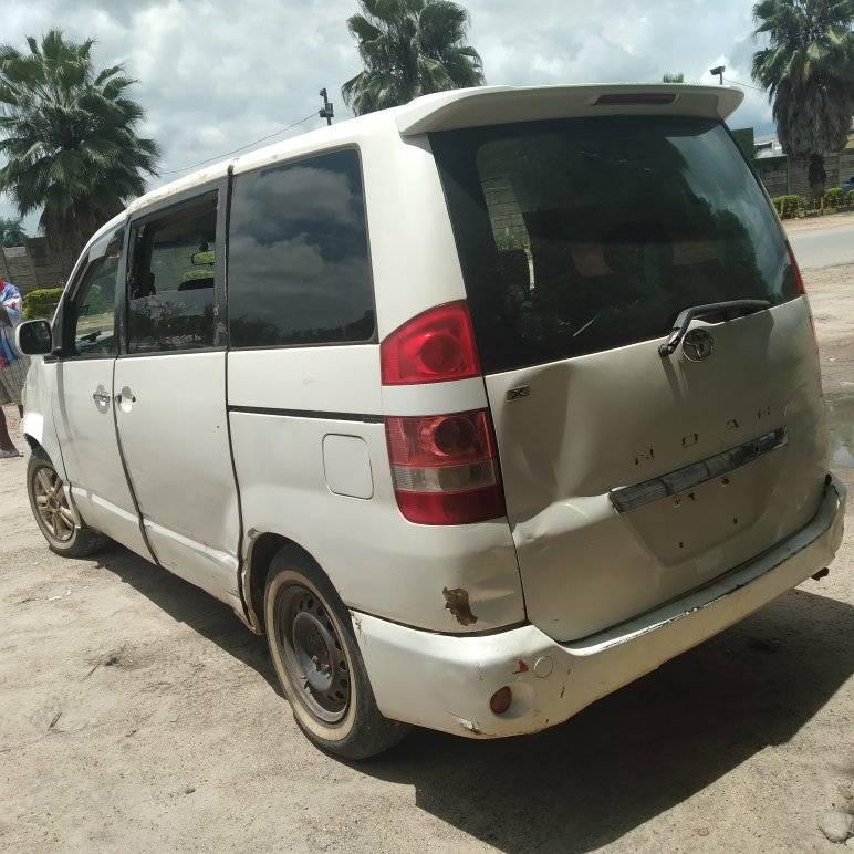 used toyota noah