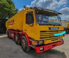 A picture of WATEJAAA GARI YA TANK LA MAFUTA INAUZWA BEI NZURI NAMBA