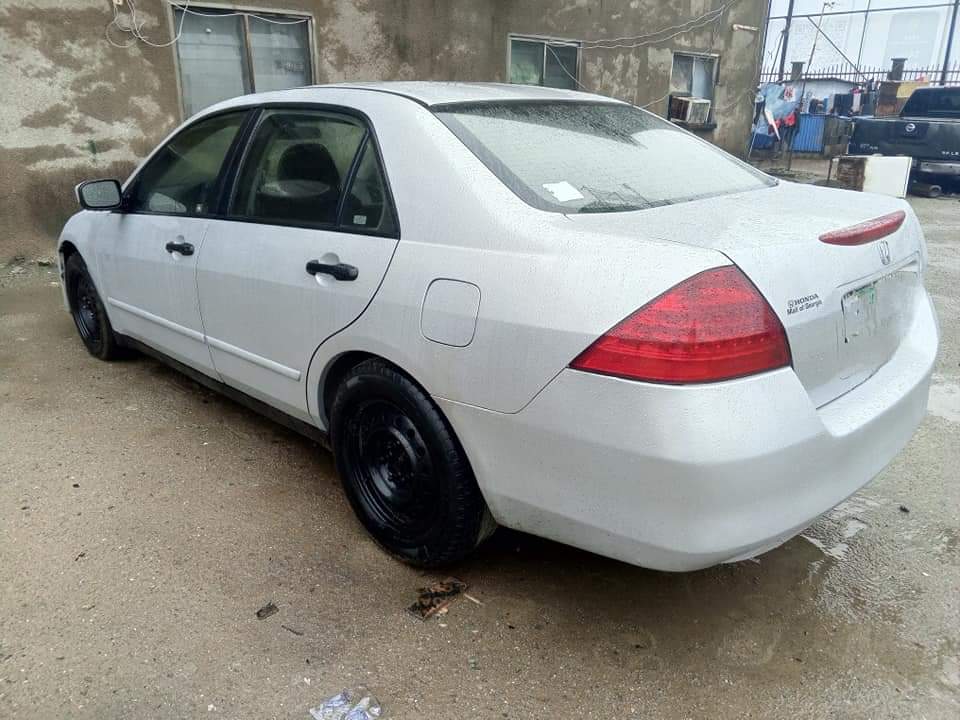 A picture of Very clean Honda Accord DC 2007 buy and drive