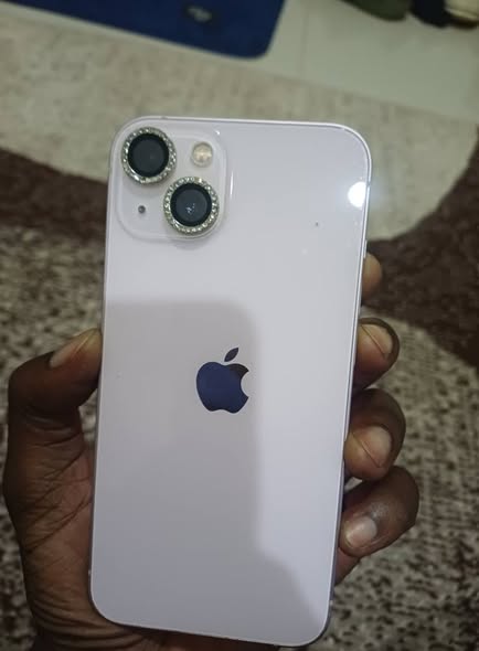 A picture of Iphone 13 128gb