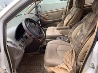 A picture of 2002 rx300 first body