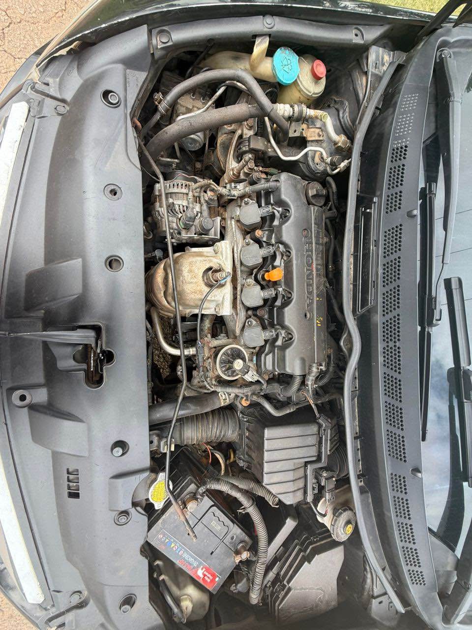A picture of EXTREMELY SHARP 2009 HONDA CIVIC BOUGHT BRAND NEW BUT SLIGHTLY