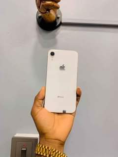 A picture of IPHONE XR