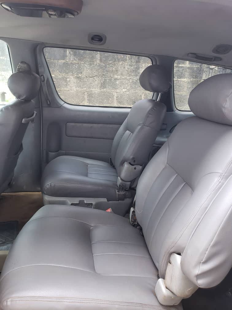 A picture of Toks standard Toyota Siena. 2002 model