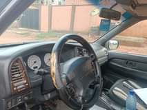 A picture of First body NISSAN PATHFINDER 2001 model brand new tyres sound