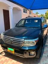 A picture of Land cruiser v8