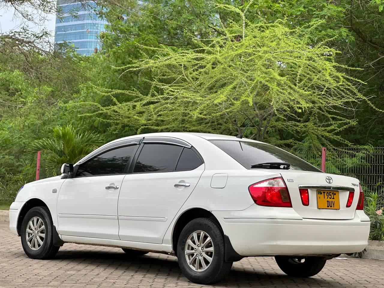 A picture of TOYOTA PREMIO F