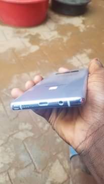 A picture of Note 8 clean but simple dot