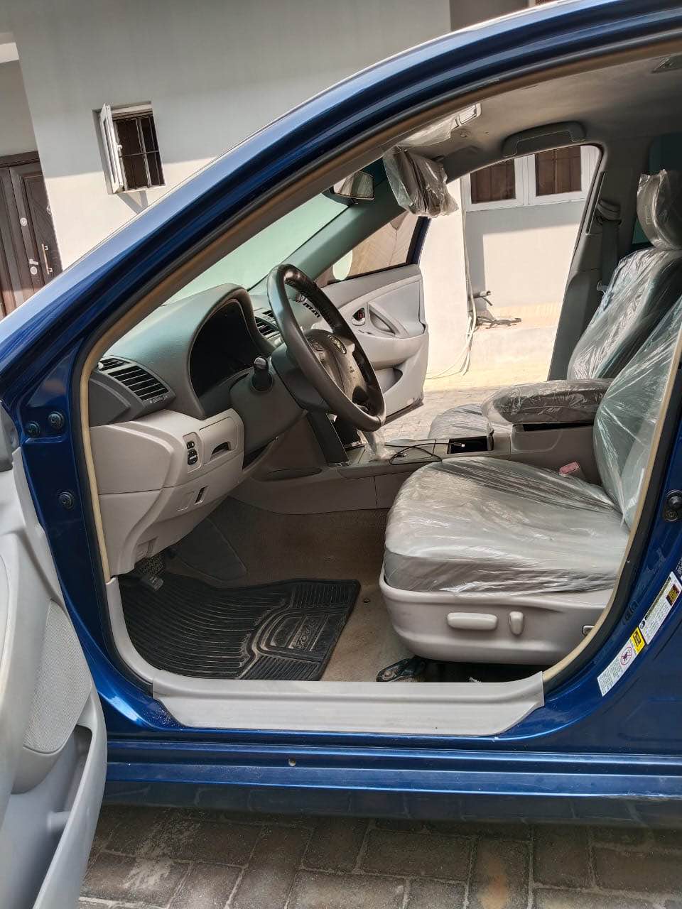 A picture of 2012 2011 Toyota Camry LE