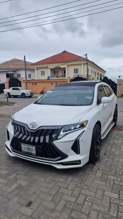 A picture of 2010 Toyota venza limited clean Nigerian use upgraded to 2013