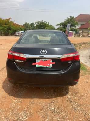 A picture of Toyota corolla 2015 model for Sale Engine top gasket change