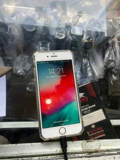 A picture of I phone 6 plain gb16 fingerprint batter 100