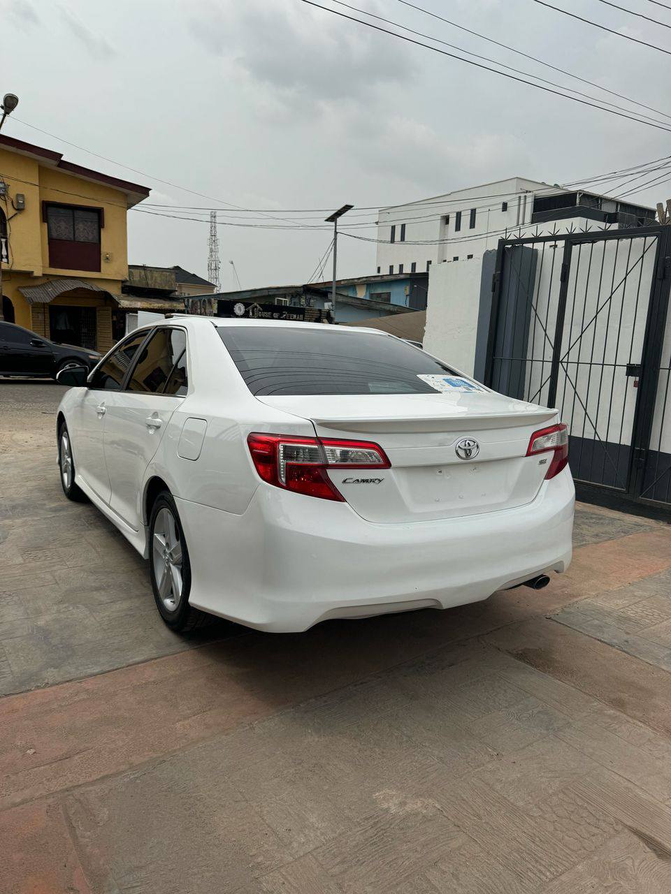 A picture of Reg Toyota camry se 2013