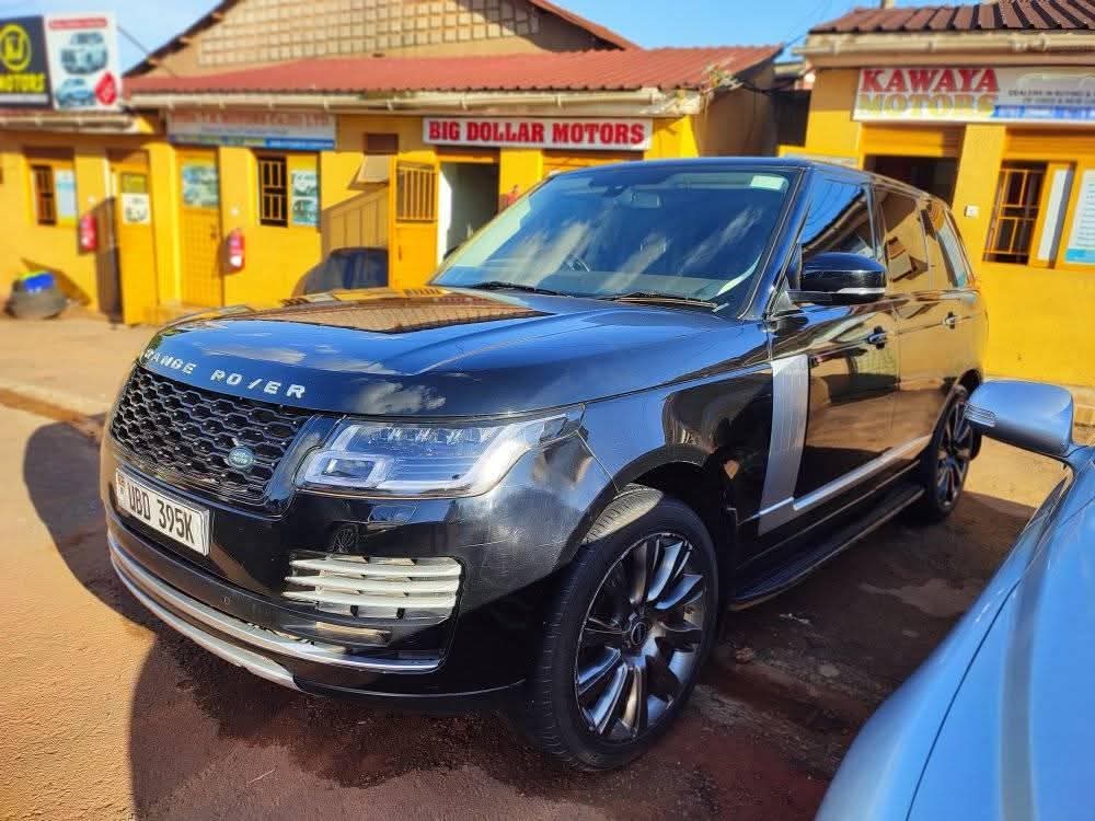 A picture of 2017 Land lover range rover voque
