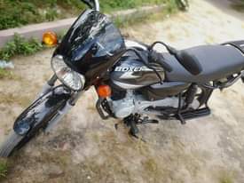 A picture of Boxer bm 125 Tsh 1 800 000
