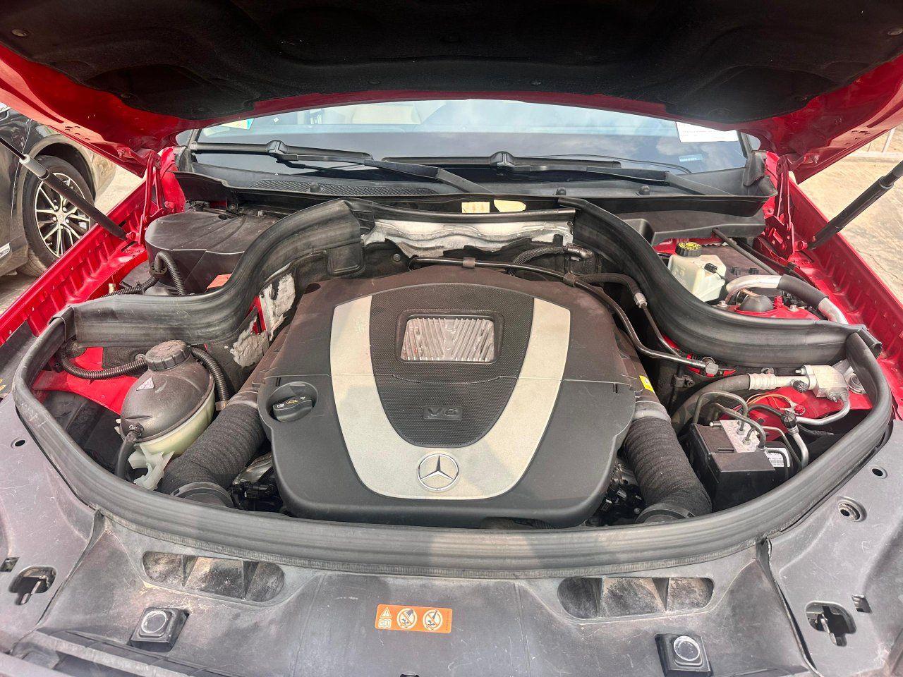 A picture of 2011 Mercedes Benz glk350