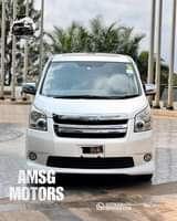 A picture of Toyota NOAH