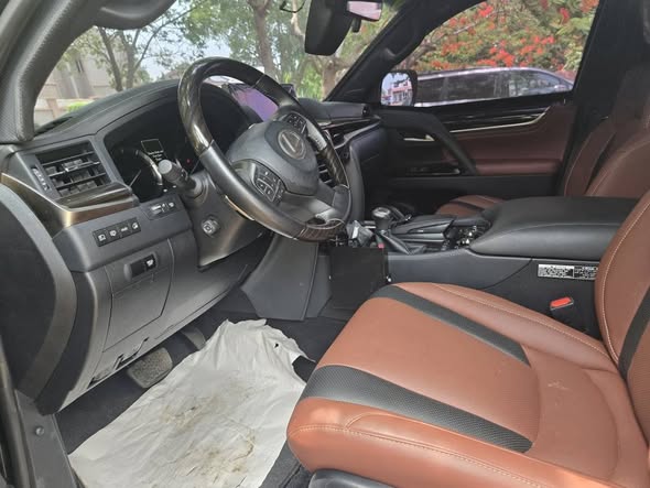 A picture of Lexus LX570 Bulletproof 2021 Model