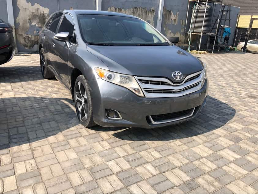 A picture of 2013 Venza Xle full option Reg Thumbstart double panoramic
