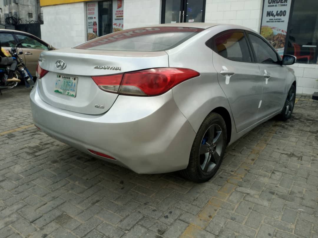 A picture of HYUNDAI ELANTRA