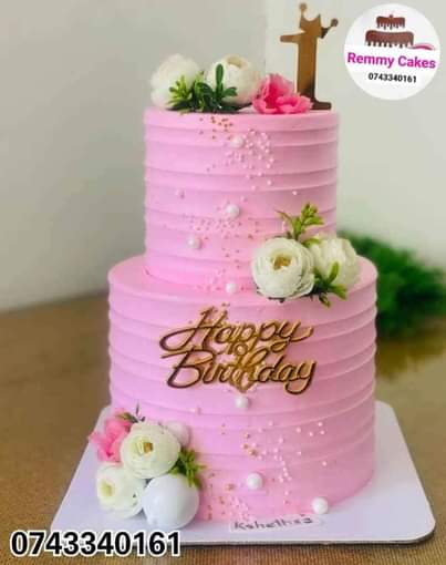 A picture of  birthdaycake cakecakescakes freshcake strawberry vanilla chocolate