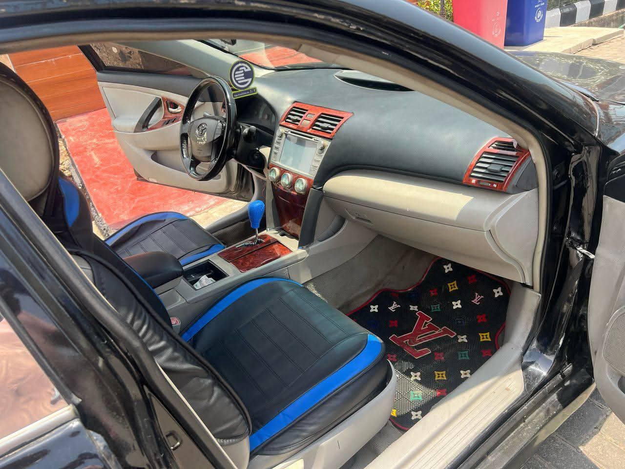 A picture of Toyota Camry 09 LE