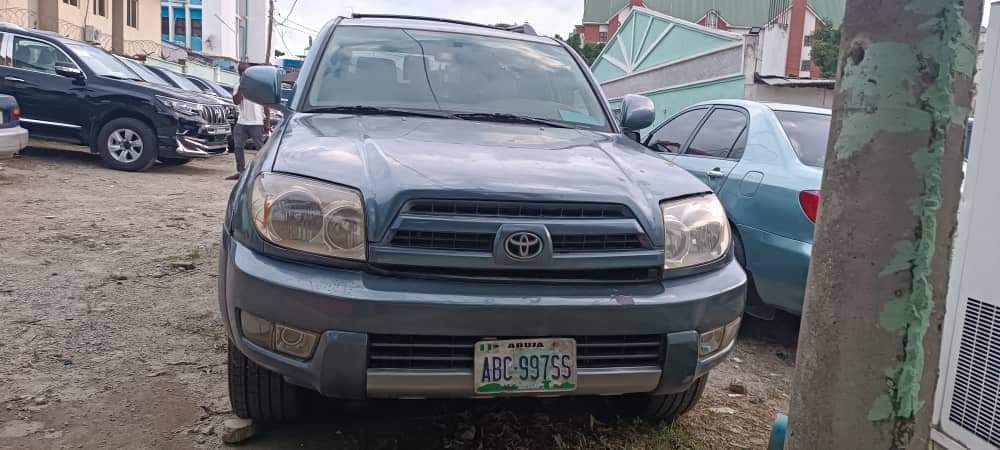 A picture of Toyota 4 runner 2005 model 4 5 million naira only