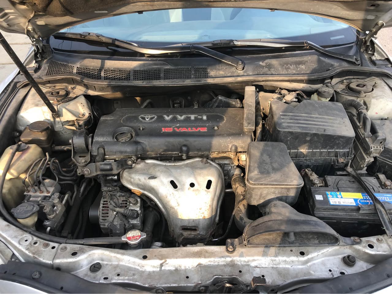 A picture of Toyota Camry spider 2009 pure first body XLE distress sale