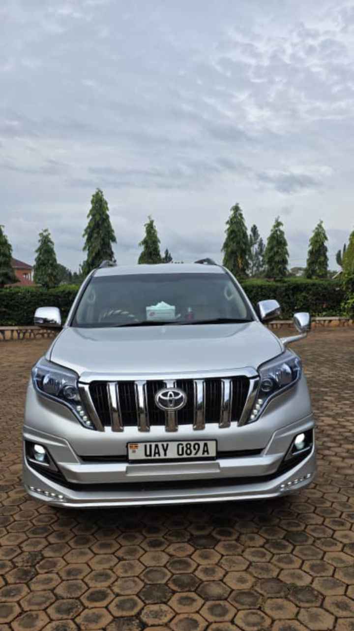 A picture of Land Cruiser Prado V8