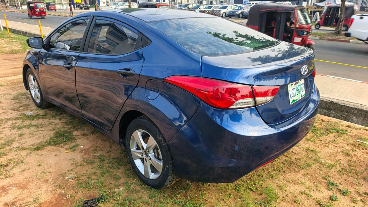 A picture of Car