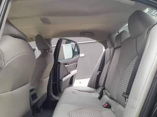 A picture of 2020 Toyota Camry SE 10000