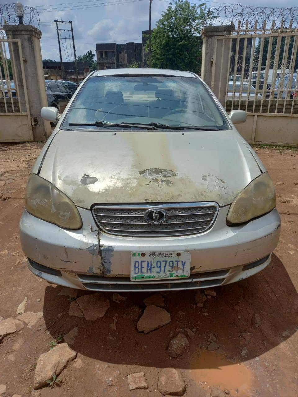 A picture of Toyota corolla 2004