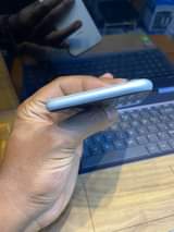 A picture of iPhone xR 64gb