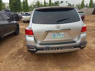 A picture of Toyota Highlander 2011