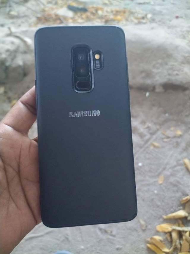 A picture of Samsung S9 