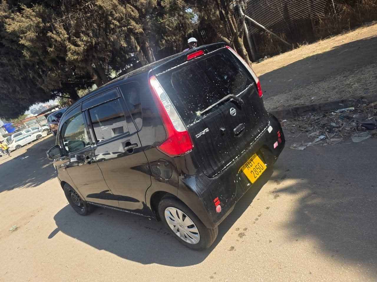 A picture of Nissan Dayz very dry engine and gearbox Give price 2900usd