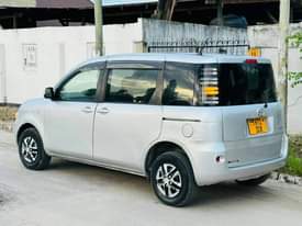 A picture of 2003 Toyota Middle model